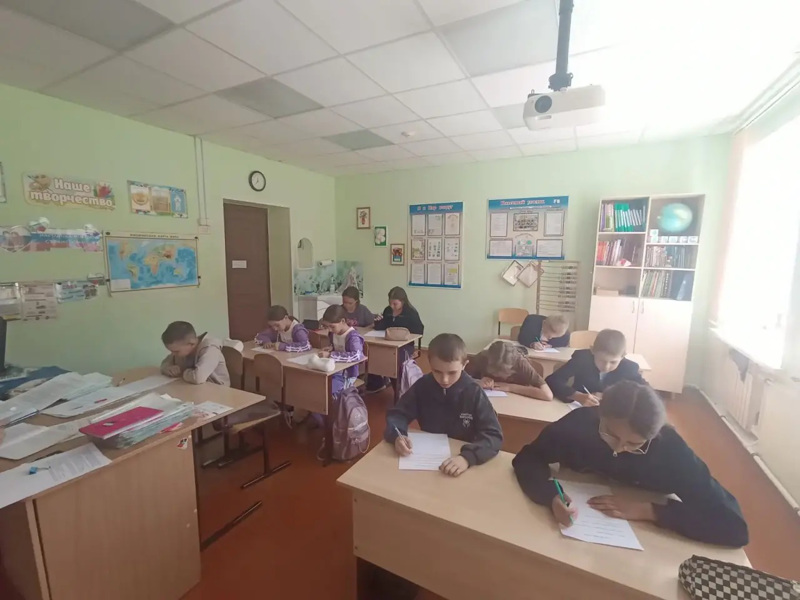 ﻿В рамках мероприятий, направленных на профилактику употребления наркотических веществ и формирование негативного отношения к вредным привычкам, в 4 «А» классе состоялась познавательная беседа.