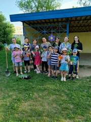 Экологическая акция "Посади цветочек"