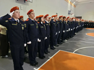 🎓 ИТОГОВАЯ ЛИНЕЙКА: учебный год завершён, впереди — яркие каникулы!