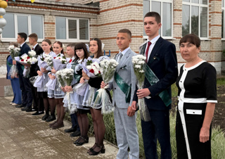 Вот и прозвенел последний звонок в МБОУ «Большеяльчикская СОШ им. Г.Н. Волкова»
