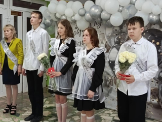 Сегодня в нашей школе прозвенел последний звонок!