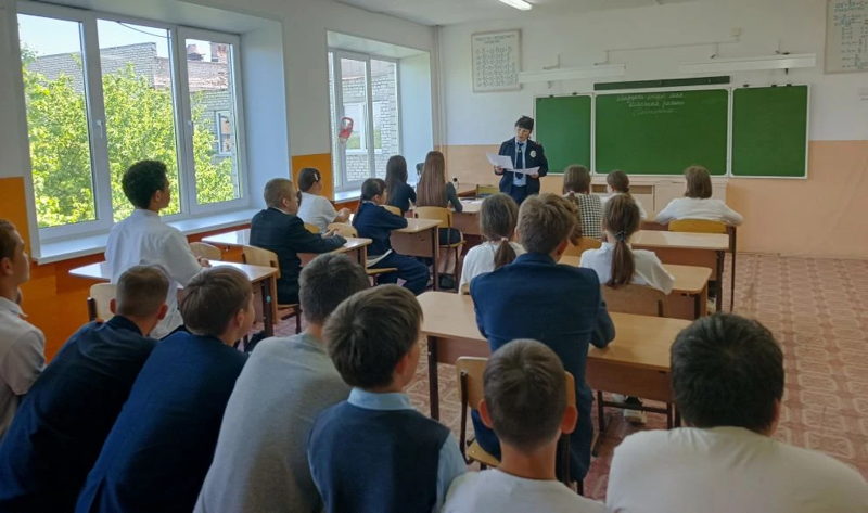 В школе состоялась встреча учащихся с инспектором по делам несовершеннолетних