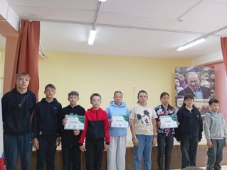 Праздничная линейка, посвящённая завершению учебного года