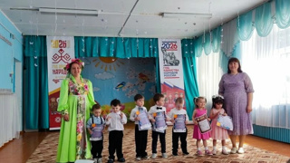 Весенний утренник в группе цветочки