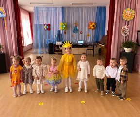 Весенний праздник у самых маленьких