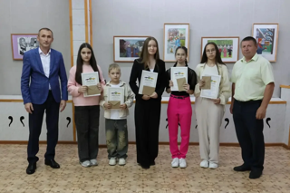 Выставка-конкурс «Мир глазами детей» на призы Главы муниципального округа.
