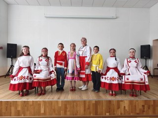 Открывая Россию: Путешествие по культуре народов в пришкольном оздоровительном лагере "Романтики"