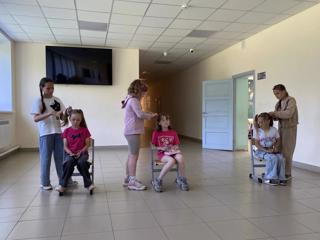 Яркий день в пришкольном лагере: безопасность, мода и танцы!