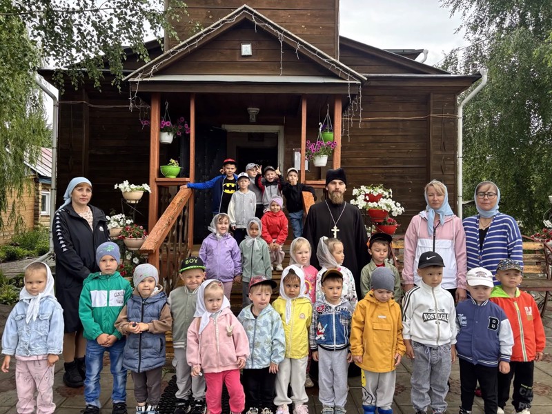 Экскурсия воспитанников детского сада в Храм Архангела Михаила