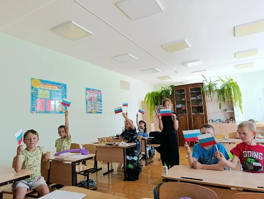 Готовимся к главному празднику страны — Дню России! 🌟✨