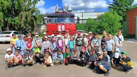 В гостях у смелых пожарных