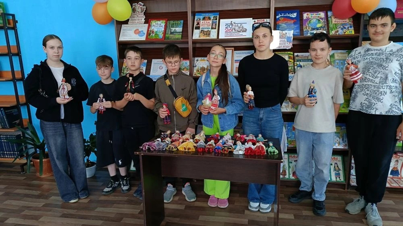 День книги, безопасности в пришкольном лагере