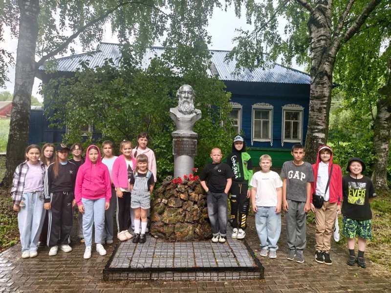 Путешествие в историю: обучающиеся СОШ №6 побывали в селе Порецкое в рамках проекта «Агроэкспедиция «Один день на селе»