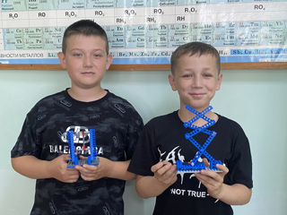 ﻿Сегодня  воспитанники пришкольного лагеря «Санар»  с головой погрузились в процесс создания настоящих шедевров
