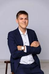 Михайлов Александр, выпускник школы №1, первый 100 -бальник нашей школы.
