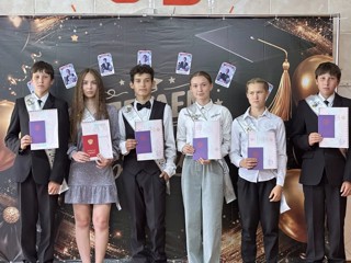 В Советской СОШ прошел выпускной вечер для девятиклассников