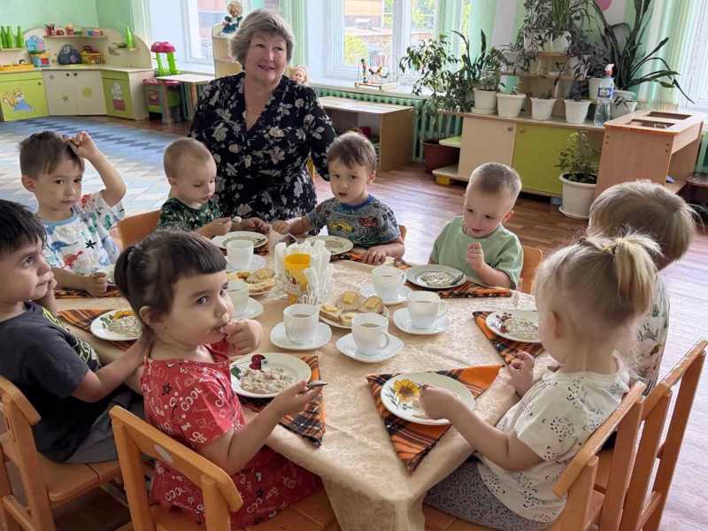 Тёплые утренние встречи в детских садах округа продолжаются!