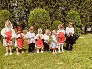 Праздник  народных игр "Веселье в деревне"