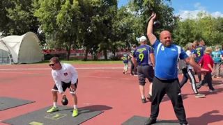 С Днём гиревика