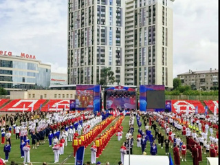 В честь Дня физкультурника юнармейцы военно-патриотического клуба «Берет» стали активными участниками общегородского спортивного праздника «Город чемпионов: одна история, тысячи побед»