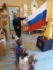 Тема недели в детском саду: «Флаг моей страны»
