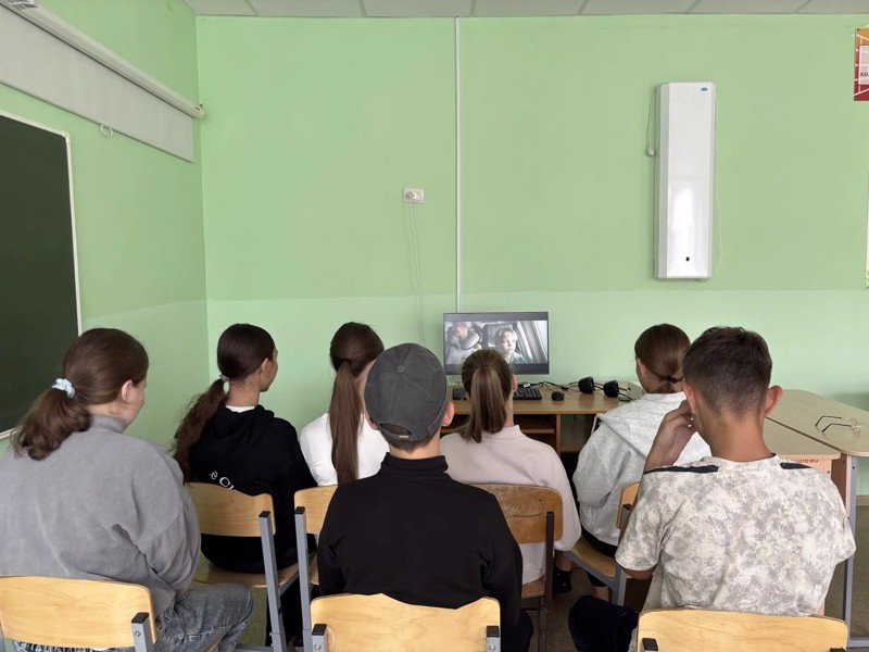 В группе кратковременного пребывания прошел кинопоказ и обсуждение фильма «На солнце, вдоль рядов кукурузы»