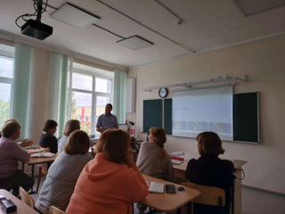 Лектор общества "Знание" провел встречу с педагогами