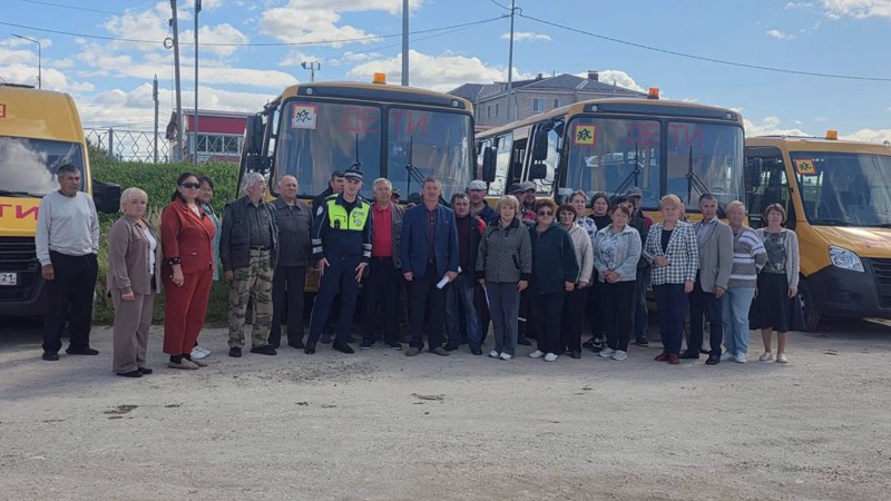 В Яльчикском округе состоялась приемка школьных автобусов