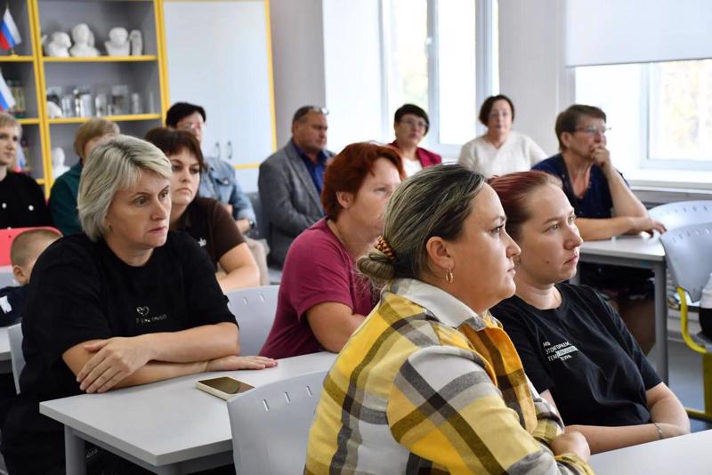 📢 Родительское собрание в Ахматовской школе: безопасность детей — наша общая забота 📢