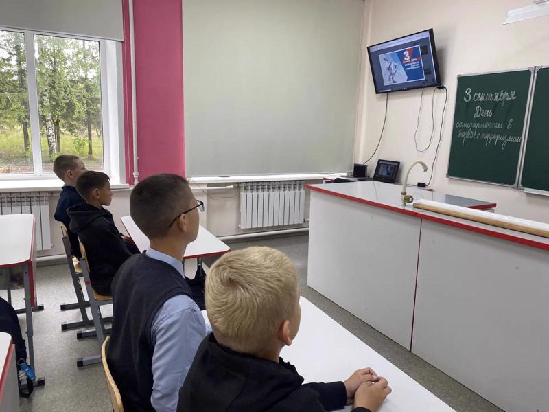 В 7А классе прошел информационный час, приуроченный ко Дню солидарности в борьбе с терроризмом.
