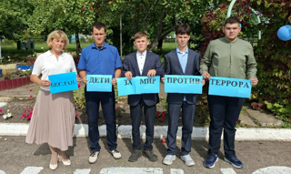 В КИЛЬДЮШЕВСКОЙ ШКОЛЕ ВСПОМНИЛИ ЖЕРТВ БЕСЛАНА