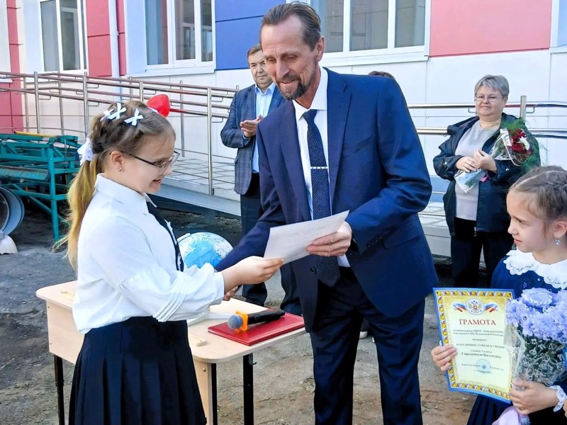 ТОРЖЕСТВЕННЫЙ ДЕНЬ, ПОЛНЫЙ ГОРДОСТИ И БЛАГОДАРНОСТИ !