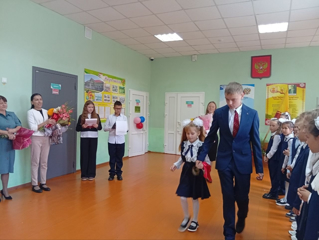С Дней знаний и началом нового учебного года!