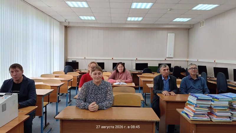 Учителя математики, информатики и физики провели ШМО учителей-предметников