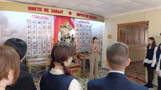3 сентября, в День воинской славы России, в рамках проекта «Историческая память» учитель истории МАОУ «СОШ №40» г. Чебоксары Егорова В.В. провела для обучающихся 9м класса музейный урок, посвящённый истории Второй мировой войны