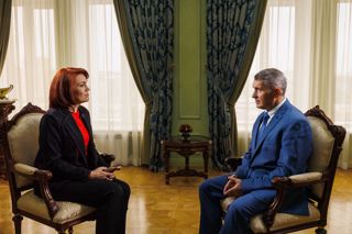 В интервью Национальному телевидению республики Глава Чувашской Республики Олег Николаев подвел итоги визита Героя России, сенатора Александра Карелина в республику.