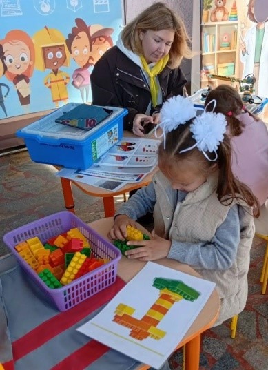 Выставка профессий взрослых для дошколят прошла в День города