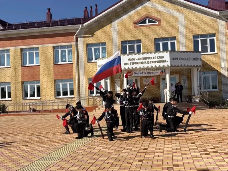 Красночетайский округ в гостях у Янгличской школы: состоялся межмуниципальный педагогический форум