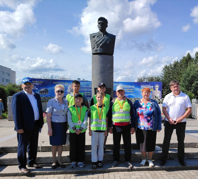 День рождения знаменитого земляка, дважды Героя Советского Союза, лётчика космонавта Андрияна Григорьевича Николаева