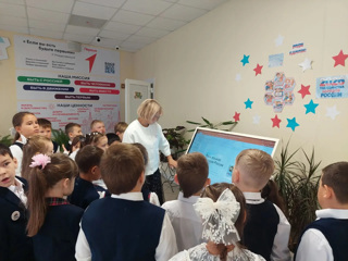 В 1А классе прошла беседа, посвящённая Дню языков народов РФ
