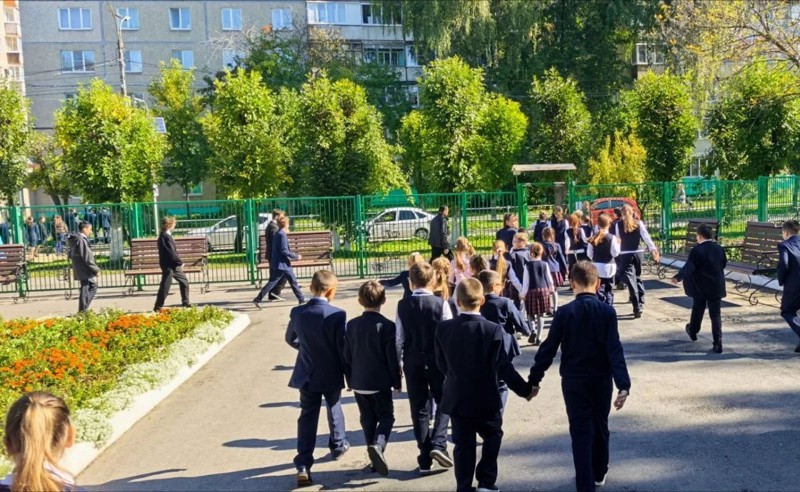 10-11 сентября в школе прошли 2 вида учений: плановая тренировочная эвакуация обучающихся и работников на случай возникновения пожара и тренировочное учение при угрозе террористического акта