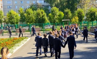 10-11 сентября в школе прошли 2 вида учений: плановая тренировочная эвакуация обучающихся и работников на случай возникновения пожара и тренировочное учение при угрозе террористического акта