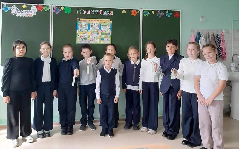 Классные часы в 1- 4 классах «Поведение пешеходов и использование световозвращающих элементов» в рамках Всероссийской недели безопасности