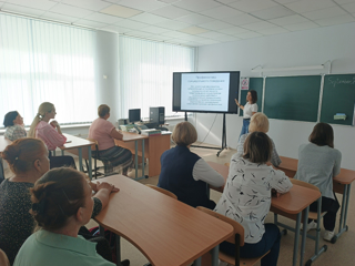 В МБОУ "Алтышевская ООШ"состоялся педагогический совет на тему «Психологическая безопасность и благополучие учащихся» .