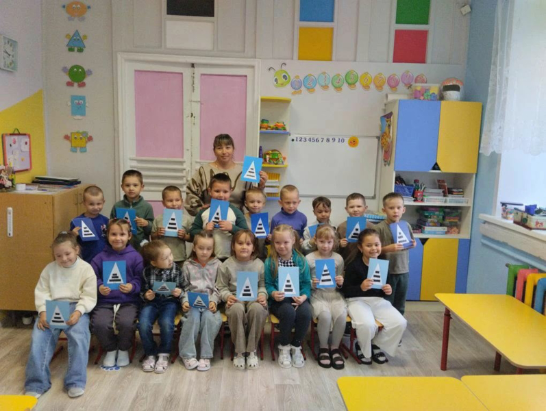 Безопасный урок «Всем ребятам надо знать, как по улице шагать»