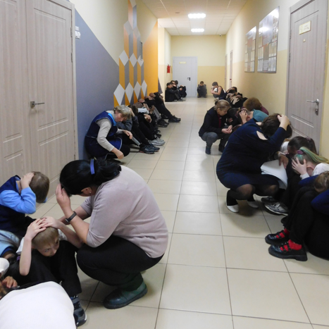 В МБОУ «Калининская СОШ» прошли внеплановые учения по антитеррористической безопасности