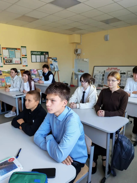 В школе прошёл внеурочный цикл «Разговоры о важном» на тему «Первым делом самолёты»