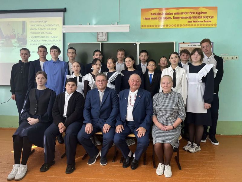 В Новошимкусской школе Яльчикского  муниципального округа прошли "Уроки парламентаризма"