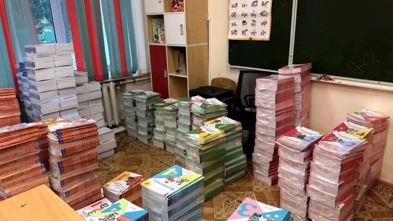 🎉 Школы округа готовы к новому учебному году: книжный фонд пополнен! 🎉