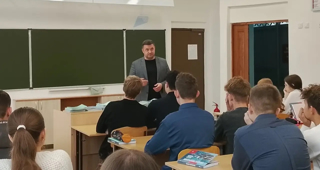 Как на самом деле работают депутаты? Спросили из первых рук!